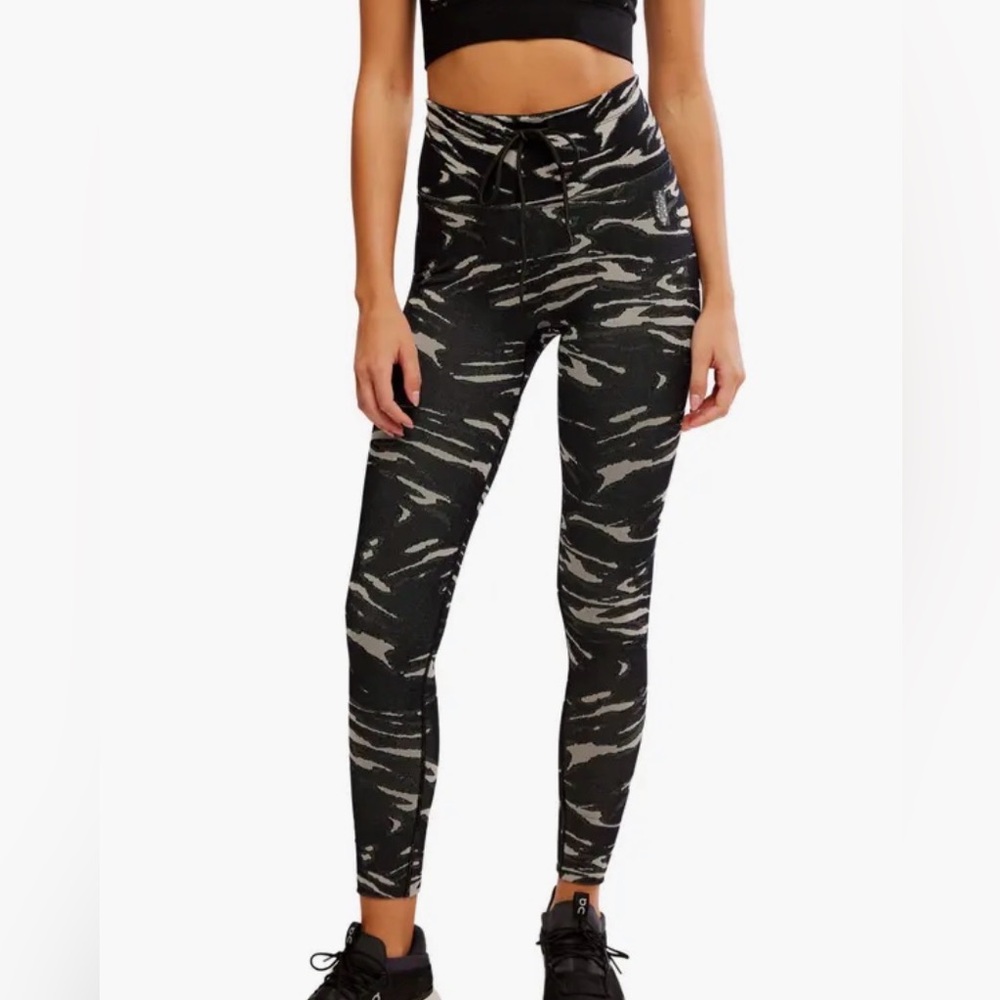 FP Movement GO TO Printed Leggings 🔥